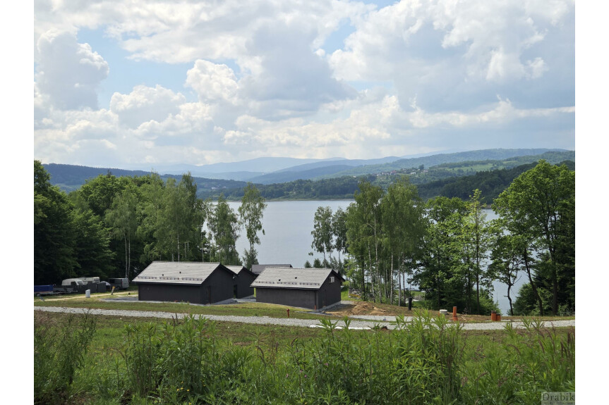 Małopolskie, wadowicki, Strysz&oacute;w, Dąbr&oacute;wka, Uzbrojone działki widok na Jezioro i Babią G&oacute;rę  LAS