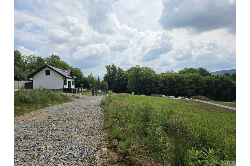 wadowicki, Strysz&oacute;w, Dąbr&oacute;wka, Uzbrojone działki widok na Jezioro i Babią G&oacute;rę  LAS