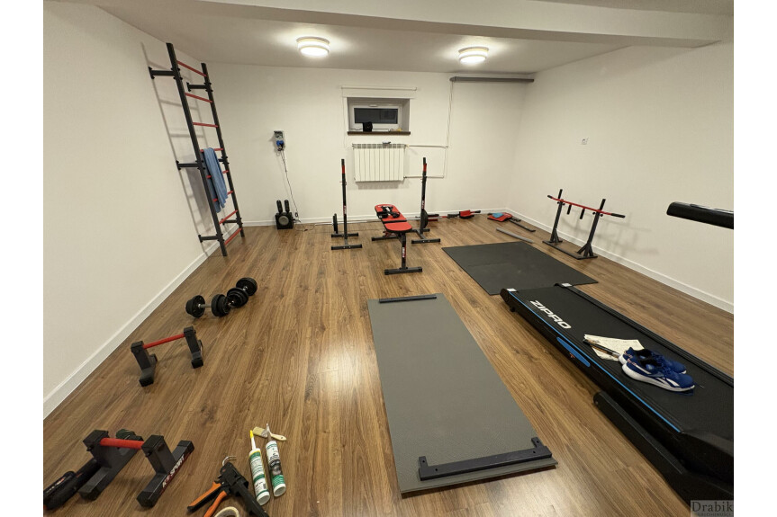 suski, Sucha Beskidzka, Centrum, Dom w centrum Suchej Beskidzkiej - 150m od Rynku