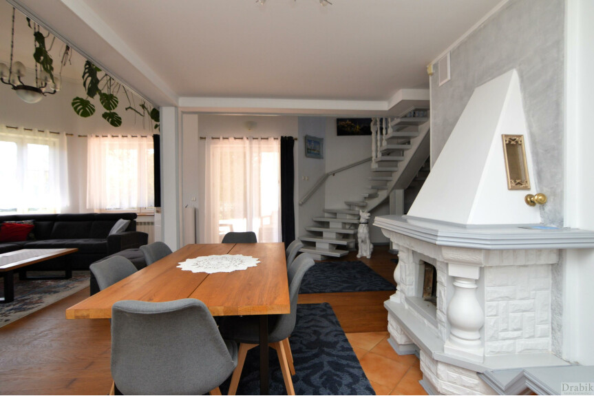 suski, Zembrzyce, Śleszowice, Unikatowy dom wśr&oacute;d zieleni Jezioro Mucharskie