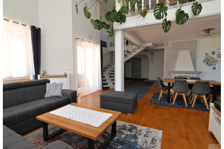 suski, Zembrzyce, Śleszowice, Unikatowy dom wśr&oacute;d zieleni Jezioro Mucharskie