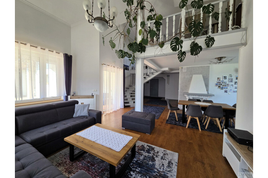 suski, Zembrzyce, Śleszowice, Unikatowy dom wśr&oacute;d zieleni Jezioro Mucharskie