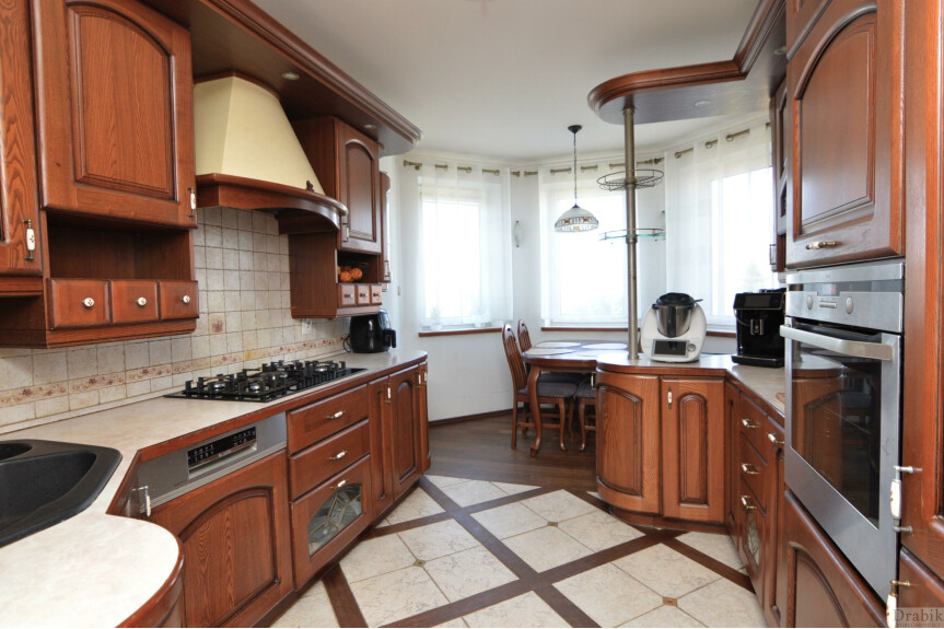 suski, Zembrzyce, Śleszowice, Unikatowy dom wśr&oacute;d zieleni Jezioro Mucharskie