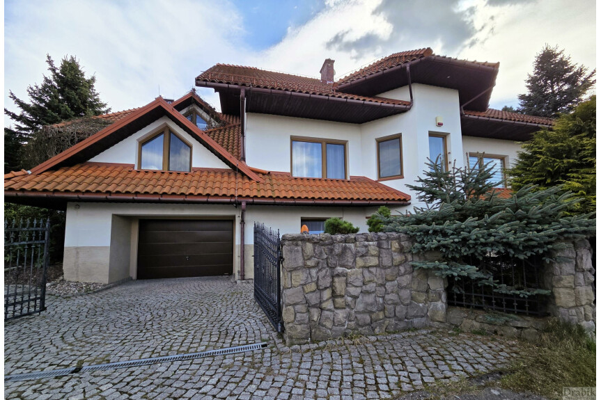 suski, Zembrzyce, Śleszowice, Unikatowy dom wśr&oacute;d zieleni Jezioro Mucharskie