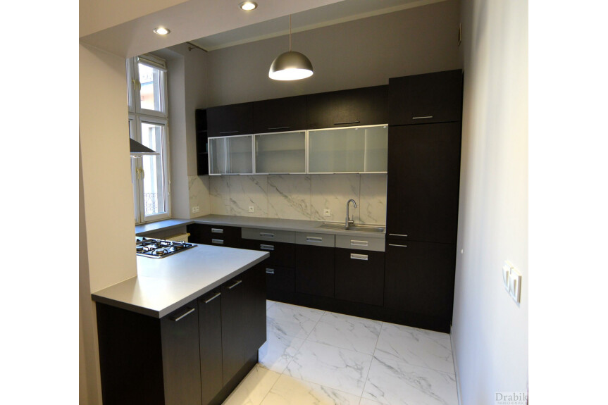 Krak&oacute;w, Stare Miasto, Podzamcze, 4-pokojowy apartament  obok Wawelu Stare Miasto For RENT