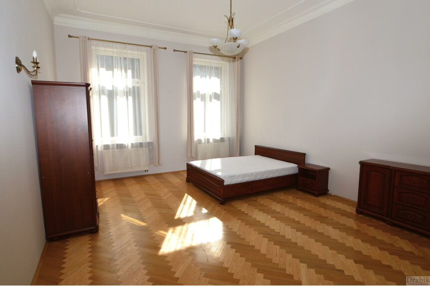 Krak&oacute;w, Stare Miasto, Podzamcze, 4-pokojowy apartament  obok Wawelu Stare Miasto For RENT