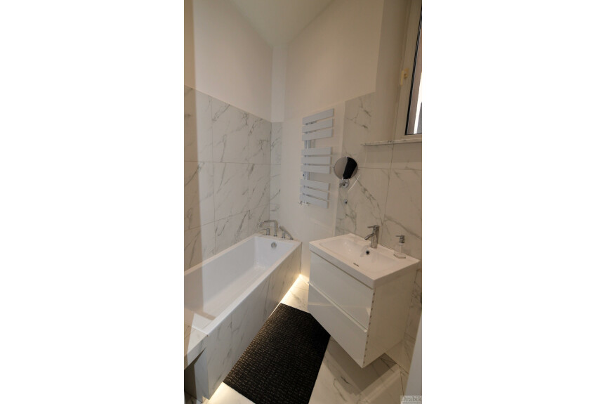 Krak&oacute;w, Stare Miasto, Podzamcze, 4-pokojowy apartament  obok Wawelu Stare Miasto For RENT