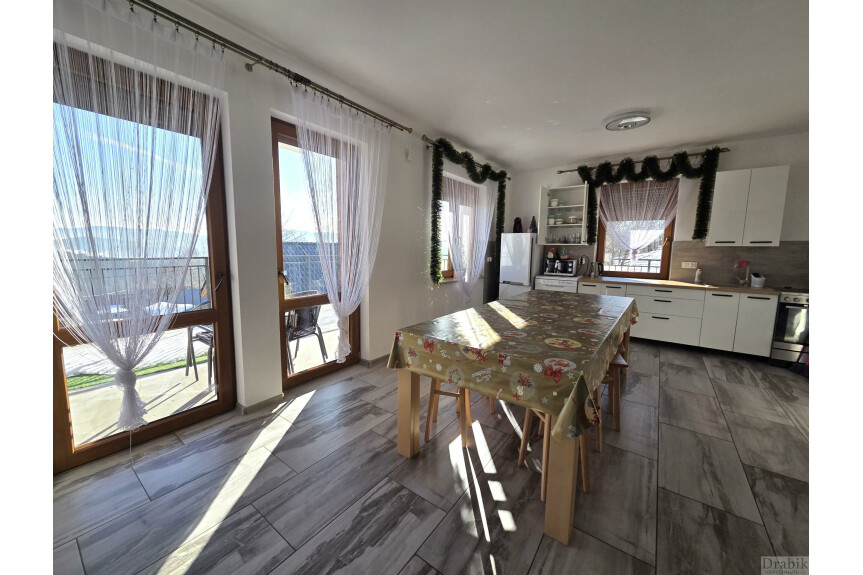 suski, Stryszawa, Krzesz&oacute;w, Kompleks budynk&oacute;w pod biznes lub zamieszkanie ok. Krzeszowa