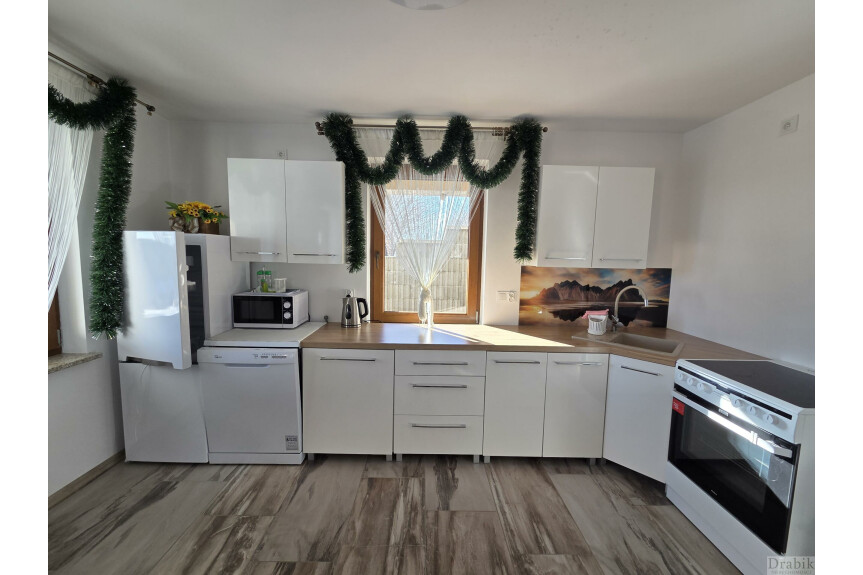 suski, Stryszawa, Krzesz&oacute;w, Kompleks budynk&oacute;w pod biznes lub zamieszkanie ok. Krzeszowa