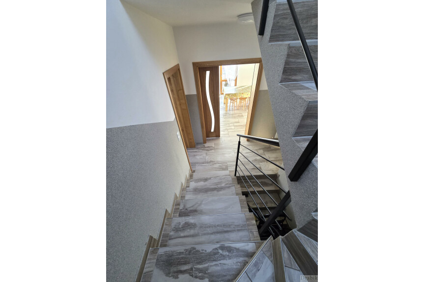 suski, Stryszawa, Krzesz&oacute;w, Kompleks budynk&oacute;w pod biznes lub zamieszkanie ok. Krzeszowa