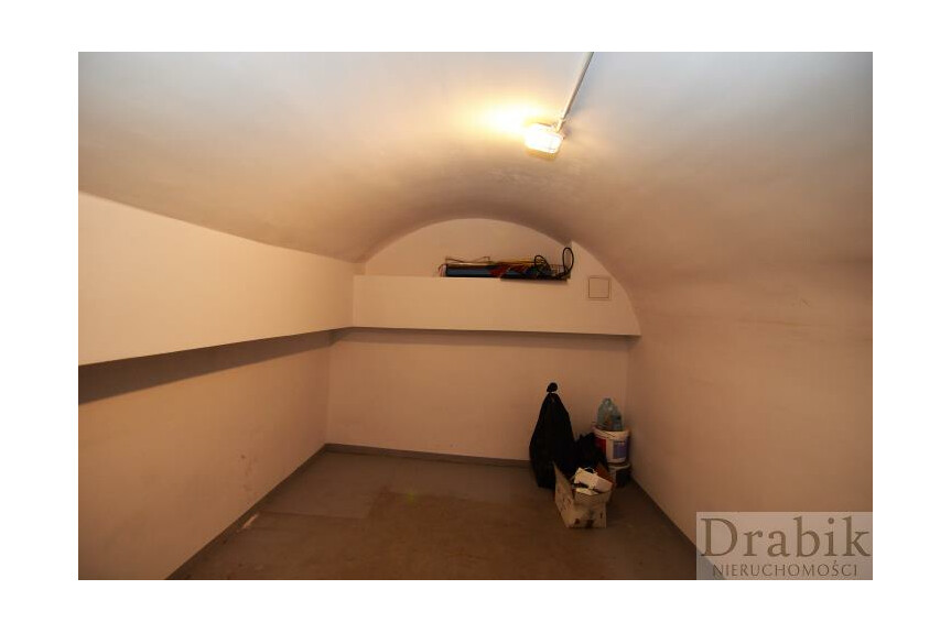 Krak&oacute;w, Stare Miasto, Plac Matejki, Piwnica do wynajęcia pl. Matejki