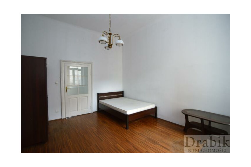 Krak&oacute;w, Stare Miasto, Plac Sikorskiego, Dwupokojowe Stare Miasto bez czynszu adm.