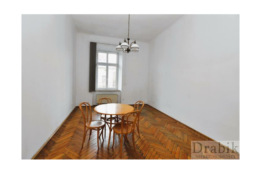 Krak&oacute;w, Stare Miasto, Plac Sikorskiego, Dwupokojowe Stare Miasto bez czynszu adm.