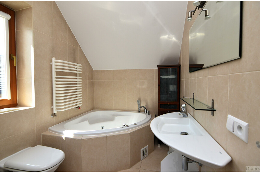 Krak&oacute;w, Wola Justowska, 28 Lipca 1943, W pełni umeblowany dom/Sauna/ 3 łazienki