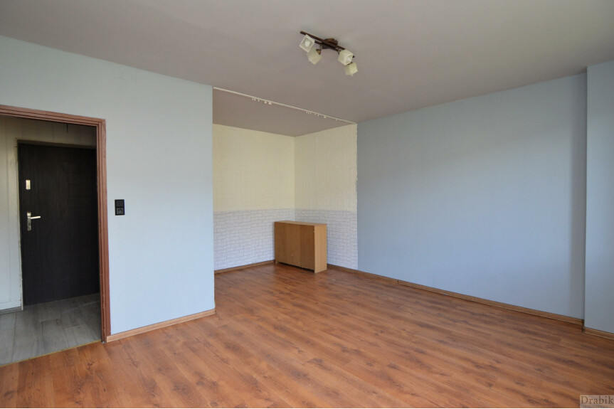 suski, Sucha Beskidzka, osiedle Beskidzkie, Przestronne mieszkanie z loggią os. Beskidzkie