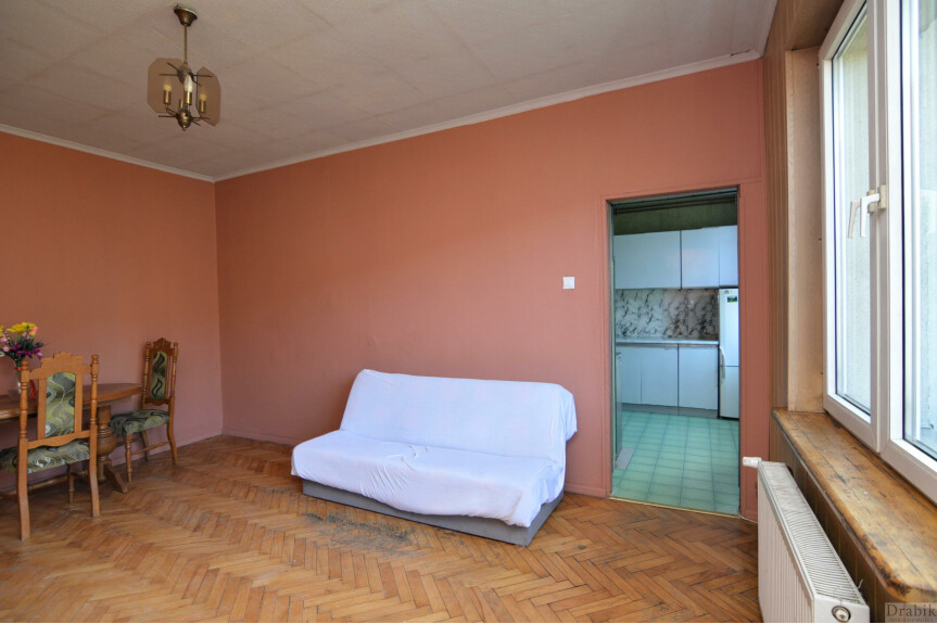 suski, Sucha Beskidzka, osiedle Beskidzkie, Przestronne mieszkanie z loggią os. Beskidzkie