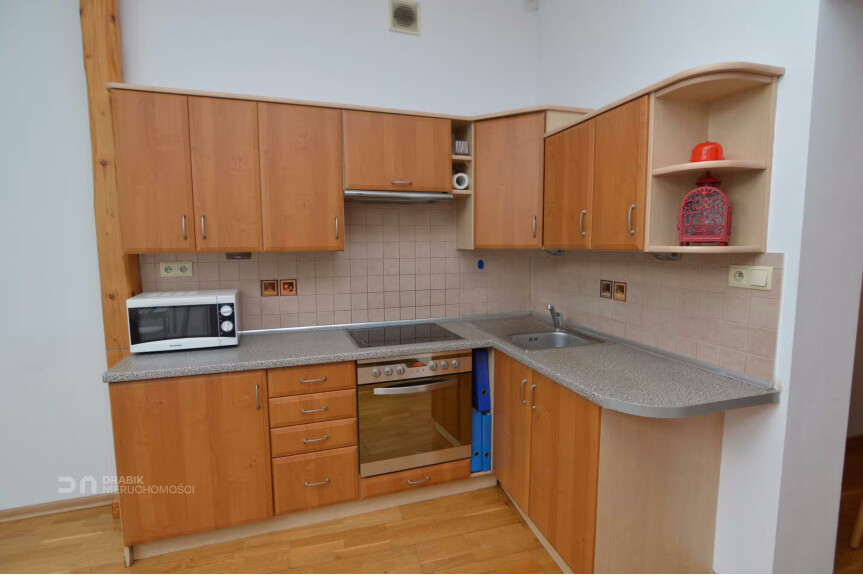 Krak&oacute;w, Stare Miasto, Plac Matejki, Plac Matejki poddasze 2pok mieszkanie 2 łazienki RENT