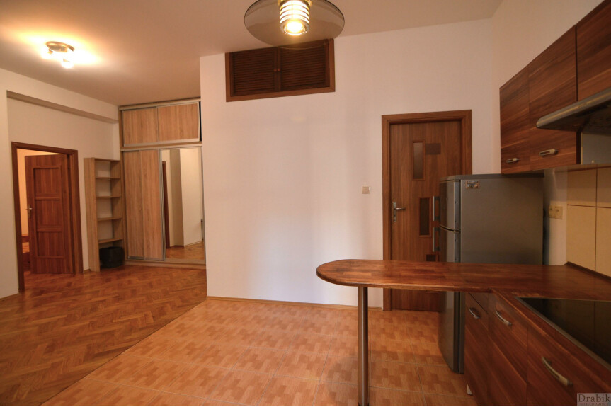 Krak&oacute;w, Stare Miasto, Plac Matejki, 2-pokojowe mieszkanie Stare Miasto Plac Matejki