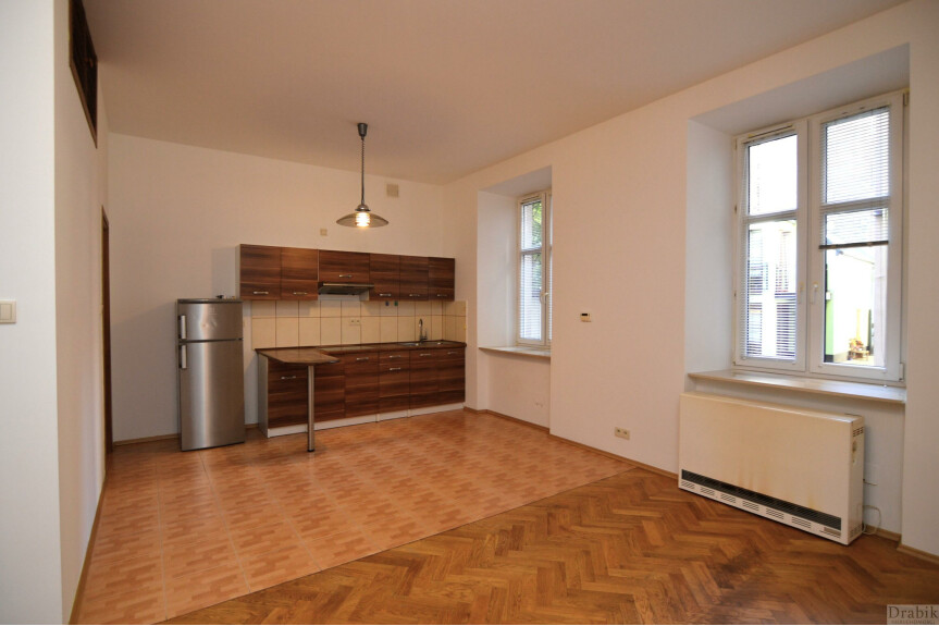 Krak&oacute;w, Stare Miasto, Plac Matejki, 2-pokojowe mieszkanie Stare Miasto Plac Matejki