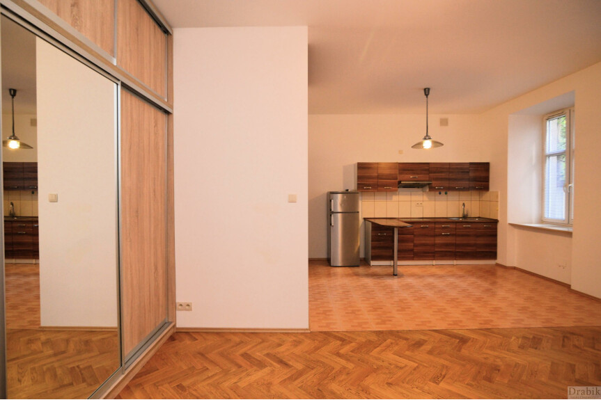 Krak&oacute;w, Stare Miasto, Plac Matejki, 2-pokojowe mieszkanie Stare Miasto Plac Matejki