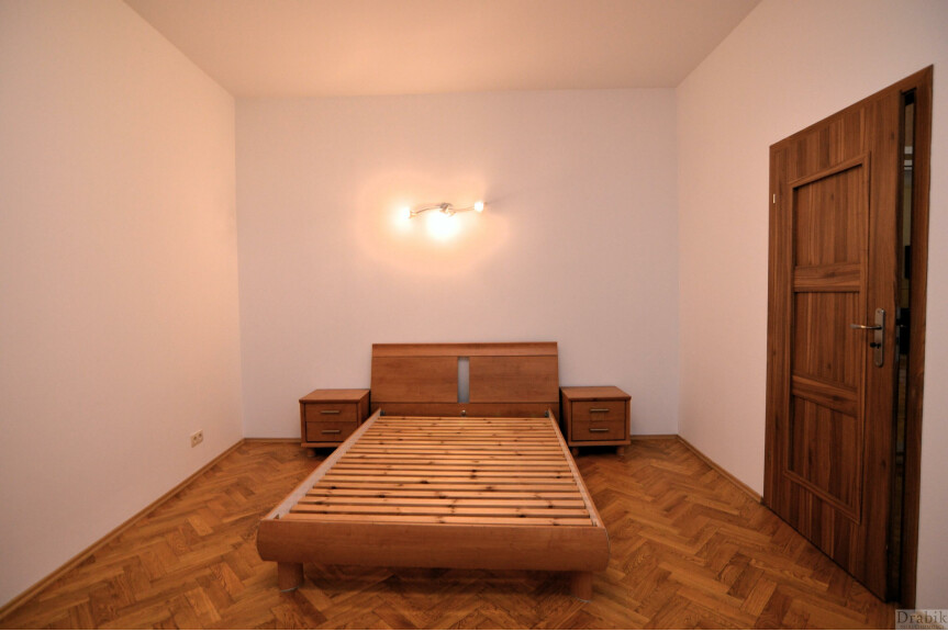 Krak&oacute;w, Stare Miasto, Plac Matejki, 2-pokojowe mieszkanie Stare Miasto Plac Matejki