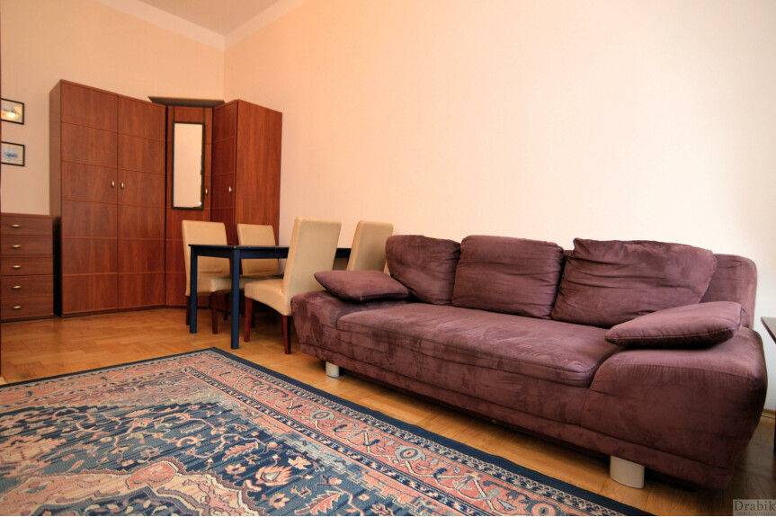 Krak&oacute;w, Stare Miasto, Podzamcze, Studio ok.Wawelu/Equipped furnished studio OldTown