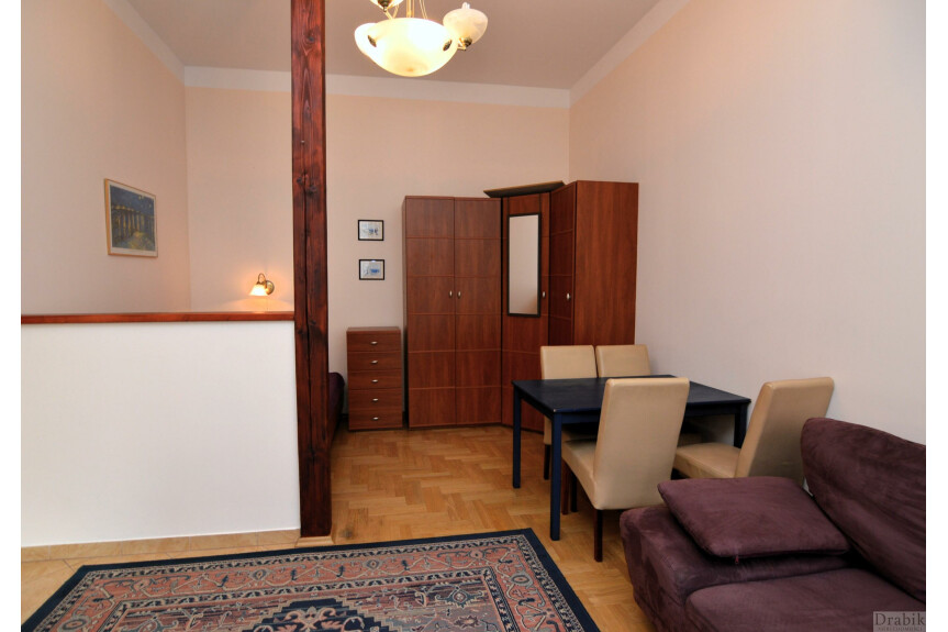 Krak&oacute;w, Stare Miasto, Podzamcze, Studio ok.Wawelu/Equipped furnished studio OldTown