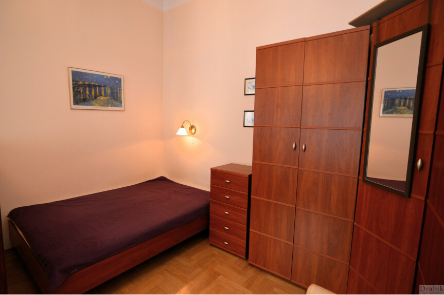 Krak&oacute;w, Stare Miasto, Podzamcze, Studio ok.Wawelu/Equipped furnished studio OldTown