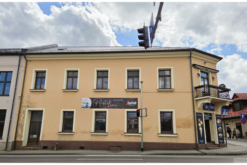 suski, Sucha Beskidzka, Rynek, Kamienica w Rynku w Suchej Besk. + Budynek wolnostojący ul. Kościelna